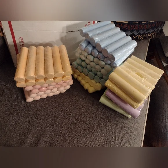 Fun Kids Sidewalk Chalk. - Picture 2 of 7